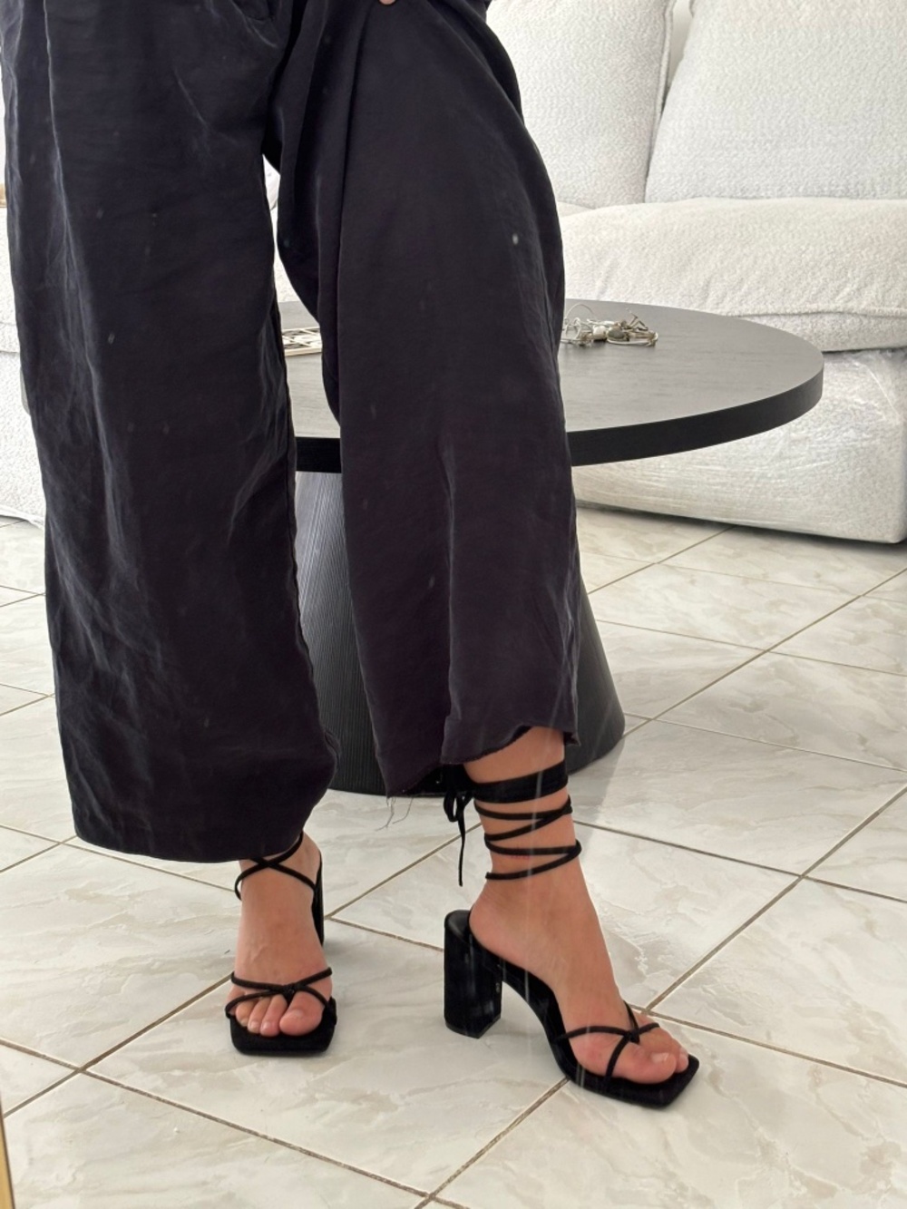 Black Heels Size 40 (Like new)